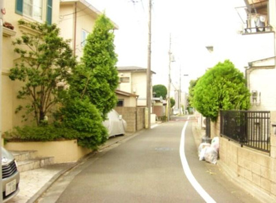 【周辺】 | 成田西戸建 賃貸 | 前面道路