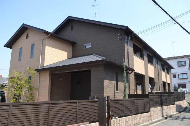 グランディフローラスの外観