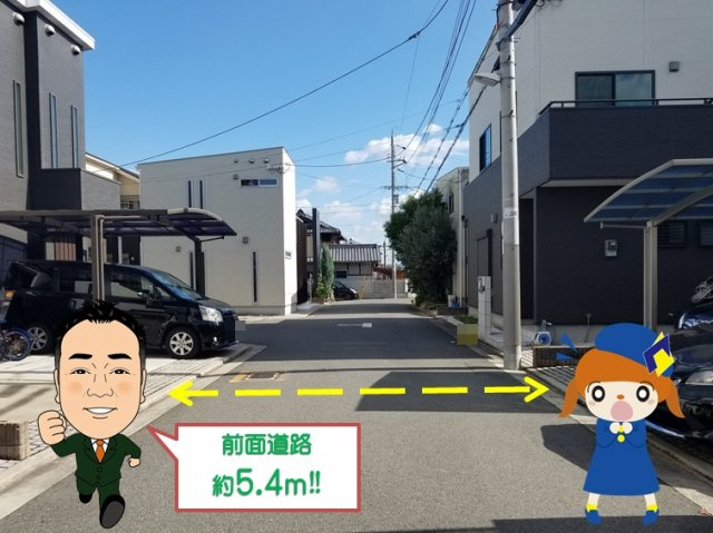 堺市美原区阿弥　一戸建の前面道路含む現地写真