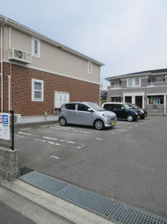 【駐車場】