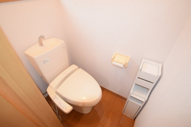 スマイルガーデン柏井のトイレ|シャワートイレ