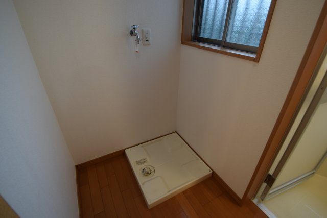 スマイルガーデン柏井の設備|洗濯機置き場