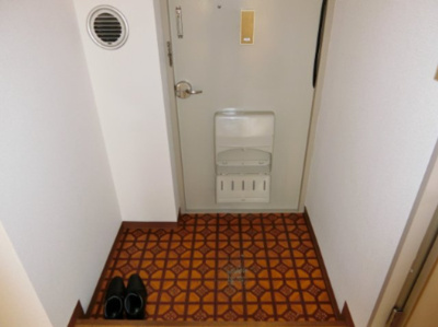 【玄関】 | 別号室・参考写真となります。
