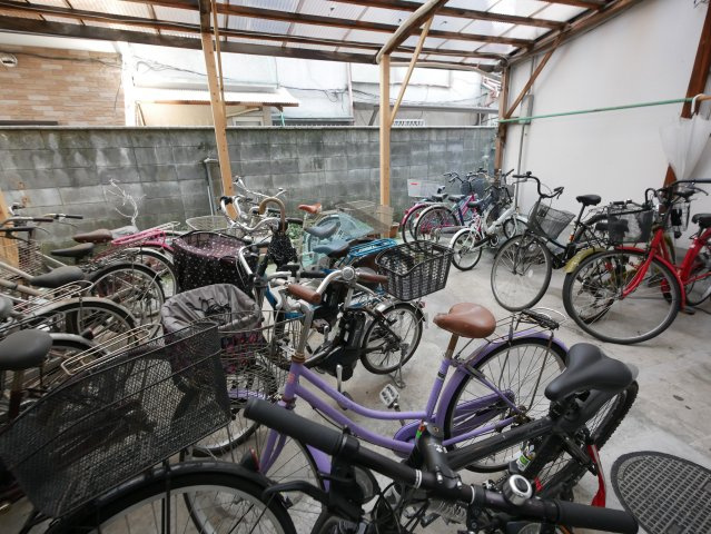 【その他共用部分】 | サンライフ小阪 | 自転車置き場です