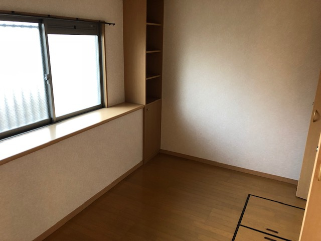 ルネス荒木一番館の寝室|使い勝手のいい寝室です