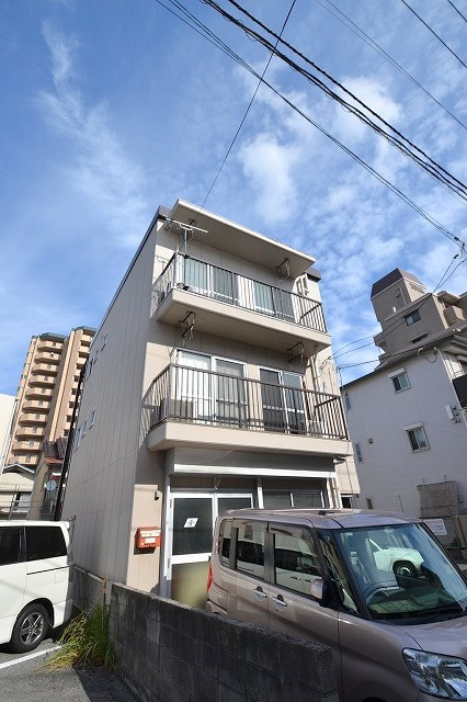 広島市西区東観音町の賃貸マンションの外観|外観は落ち着いています