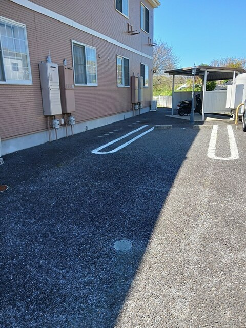 マーヴェラスⅡの駐車場