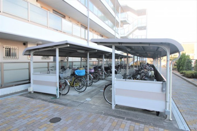 【その他共用部分】 | リラスクエア八尾宮町 | ★屋根付き駐輪場★