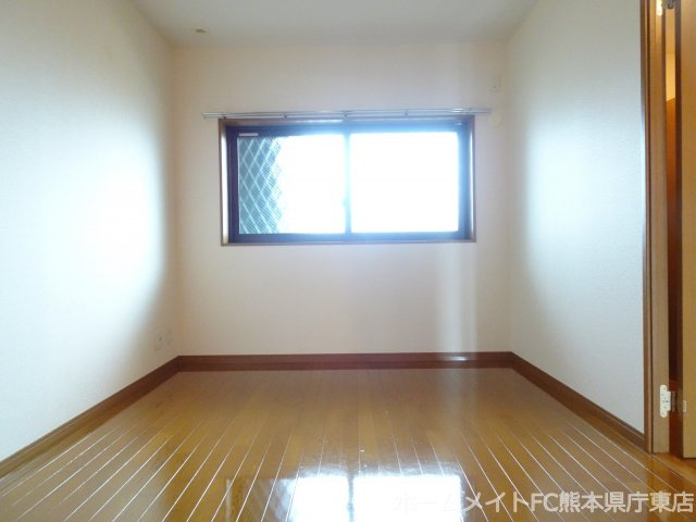 熊本市南区出仲間７丁目の賃貸マンションの内装