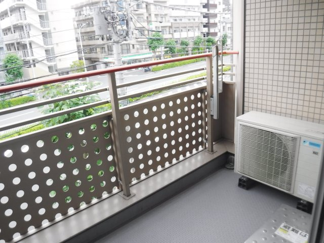 【バルコニー】 | フローラル東葛西８ | 南向き洋室側　バルコニー