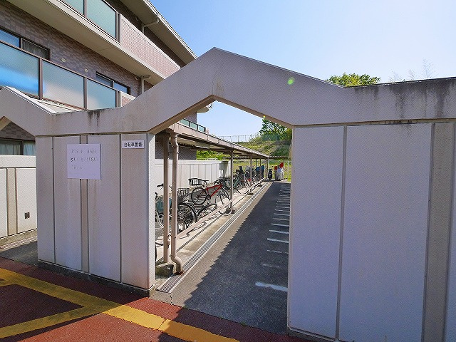 ラウンドヒルズ富雄のその他共用部分|敷地内駐輪場