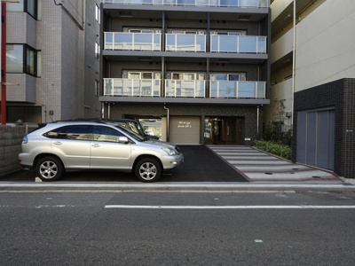 【エントランス】 | ワールドアイ江坂アルバ | マンション入口前です