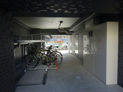 【その他共用部分】 | ワールドアイ江坂アルバ | 駐輪場です