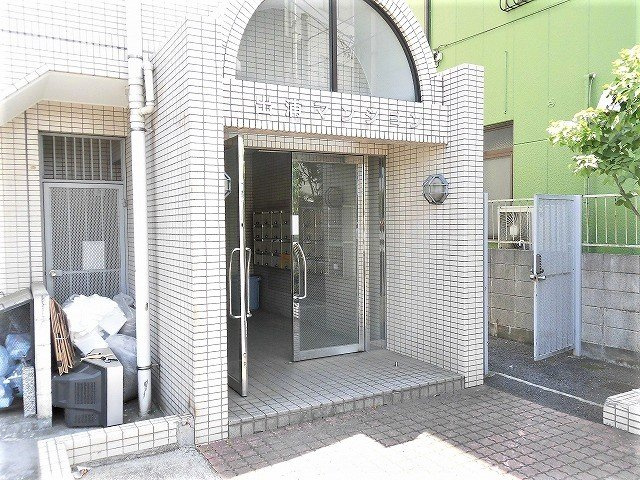 出浦マンションのエントランス