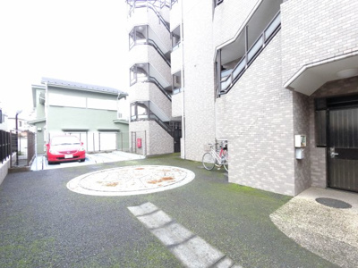 【駐車場】 | 金沢文庫パークホームズ弐番館 | 機械式駐車場です。
お車をお持ちの方も安心です。