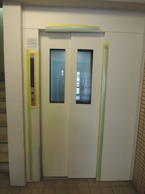 【その他共用部分】 | シティ能見台ふれあいの街B棟 | お買い物時やベビーカーの出し入れに便利なエレベーター付。