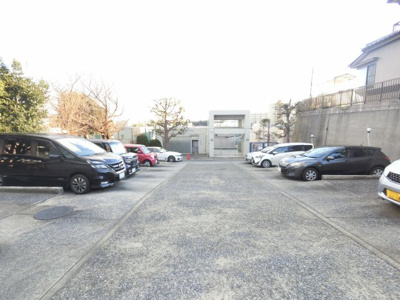 【駐車場】 | コスモ井土ヶ谷グランヒルズ六号館 | 駐車場があるマンションです。