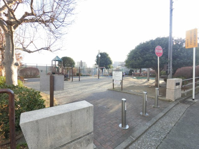 【周辺】 | コスモ井土ヶ谷グランヒルズ六号館 | 近くには児童遊園地や公園があります。