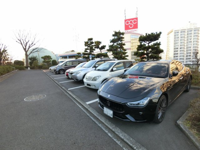 【駐車場】 | 洋光台南第一団地4街区1号棟 | 平置き駐車場です。
お車をお持ちの方も安心です。