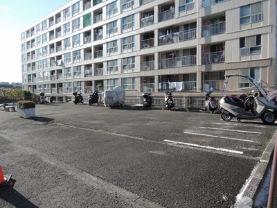 【その他共用部分】 | 篠原コーポラスD棟 | バイク置場