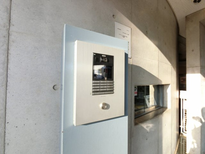 【その他共用部分】 | 東急ドエル・横浜ヒルサイドガーデン四番館 | オートロック付きのマンションです。
防犯面も安心です。