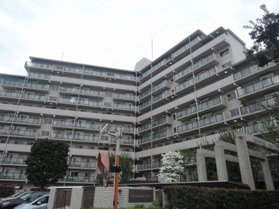 【外観】 | 中山パークホームズ | 7階部分・南西向き。快適に暮らせるエアコン設置
明るいリビングと接した和室はオープンにすると開放感あふれるスペースに♪