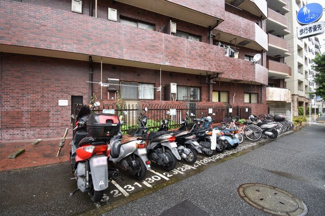 【その他共用部分】 | バイク置場スペースです。
使用料がかかりません。
空き状況は担当者までご確認下さい。