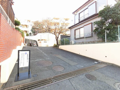 【駐車場】 | グレイス山手弐番館 | 平置き駐車場