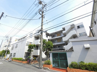 【外観】 | 独立性の高い洋室は子供部屋、書斎など多目的利用が可能
また洋室の扉を開け放して、広い空間として使う事も出来ます。