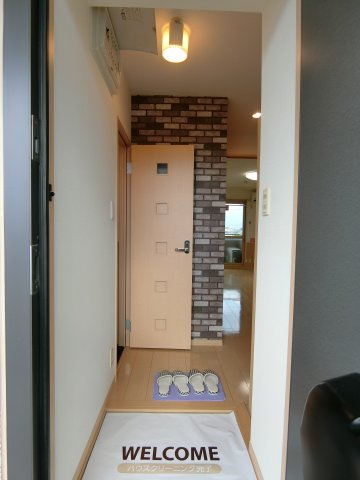 グランシャリオ新開の玄関