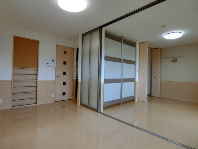 グランシャリオ新開の居間・リビング