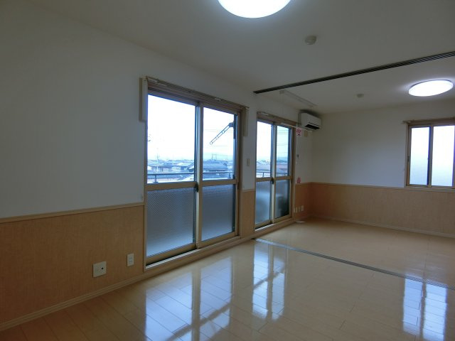 グランシャリオ新開の居間・リビング