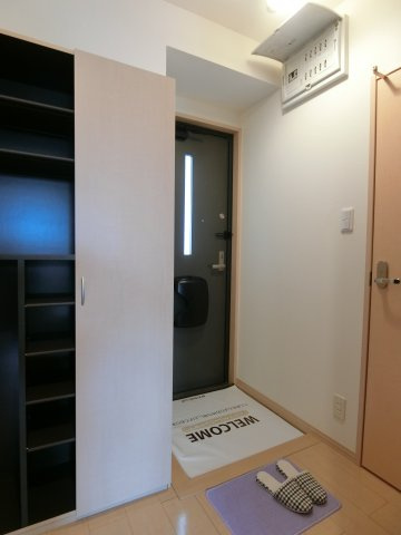 グランシャリオ新開の玄関