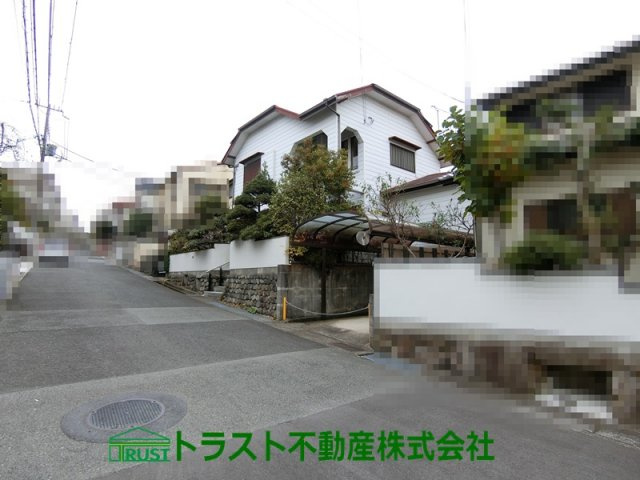 神戸市垂水区桃山台1丁目の前面道路含む現地写真