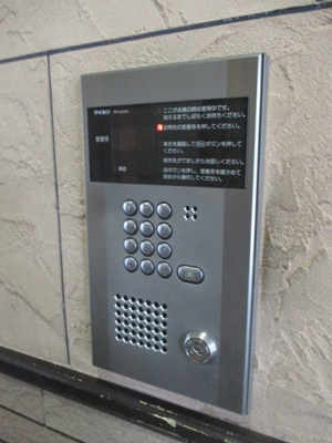 【エントランス】 | ルピナスガーデン | オートロック完備