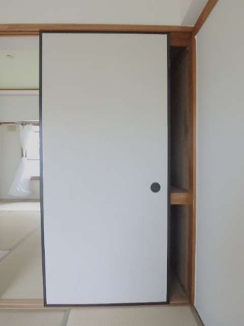 ビレッジハウス米子1号棟の収納|イメージ103号室の写真