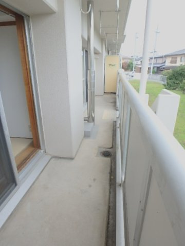 ビレッジハウス米子1号棟のバルコニー|イメージ103号室の写真