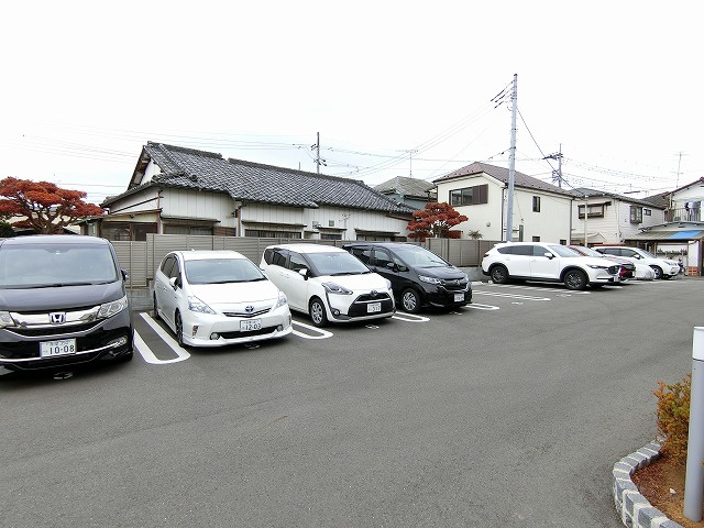 ヴェルソーマの駐車場