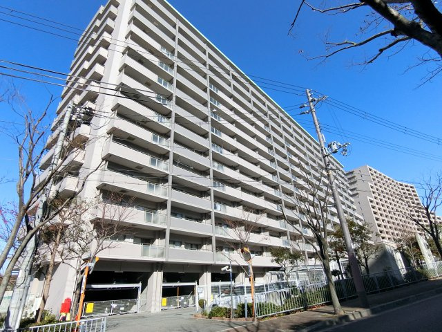 ウインヒルズジェームス山 の外観|南向きの大型マンションです