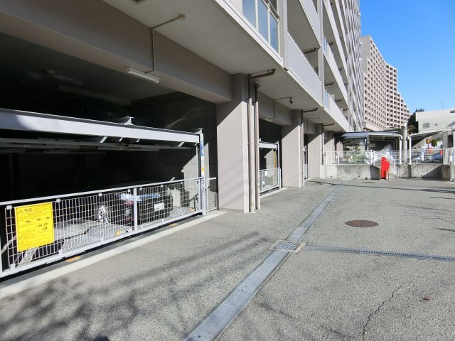 ウインヒルズジェームス山 の駐車場