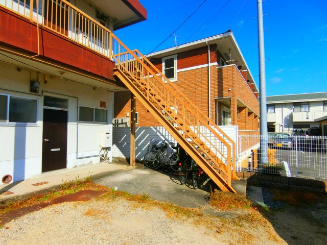 錦ハイツのエントランス