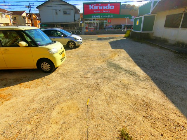 錦ハイツの駐車場