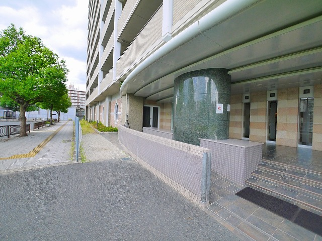 ローレルコート郡山のエントランス|清潔なエントランスです