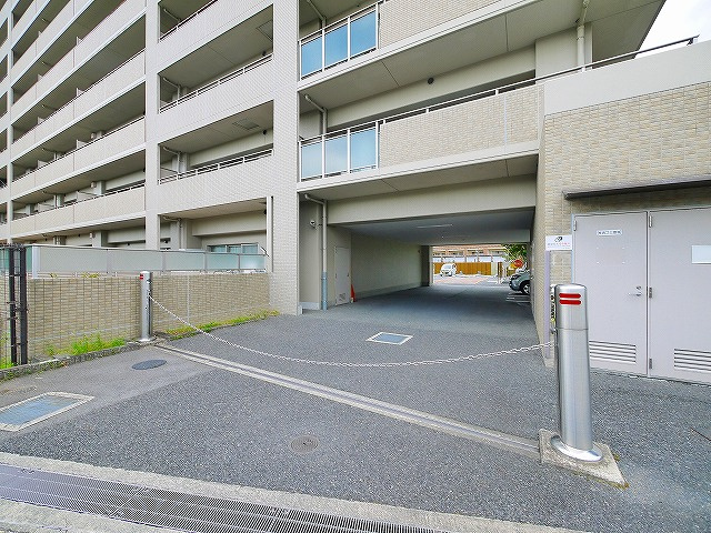 ローレルコート郡山の駐車場|駐車場完備です