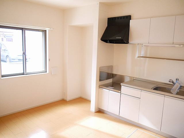 ランドマーク桜井　Ⅱの居間・リビング|使いやすいリビングです