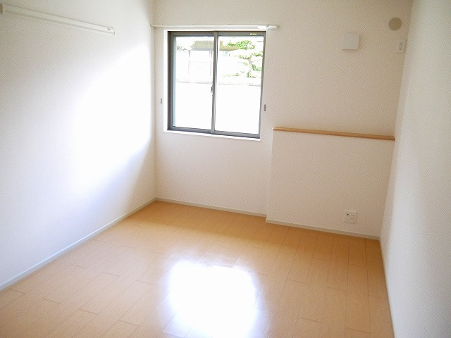 ランドマーク桜井　Ⅱの洋室|個人の部屋や寝室として使える洋室です