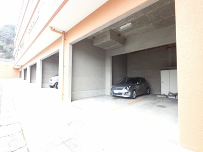 【駐車場】 | ライオンズマンション金沢文庫第3 | 平置き駐車場です。
お車をお持ちの方も安心です。