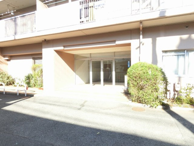 【エントランス】 | グリーンコーポ谷津坂 | 京急本線「能見台」駅徒歩2分と好立地
忙しい朝が助かる立地、暮らしにゆとりが生まれます。