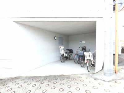 【その他共用部分】 | ランドシティ海の公園オーシャンビュー | 自転車置き場です。
雨が降っても安心です。