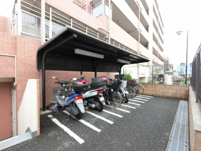 【その他共用部分】 | 能見台三和プラザ | バイク置場もあります。